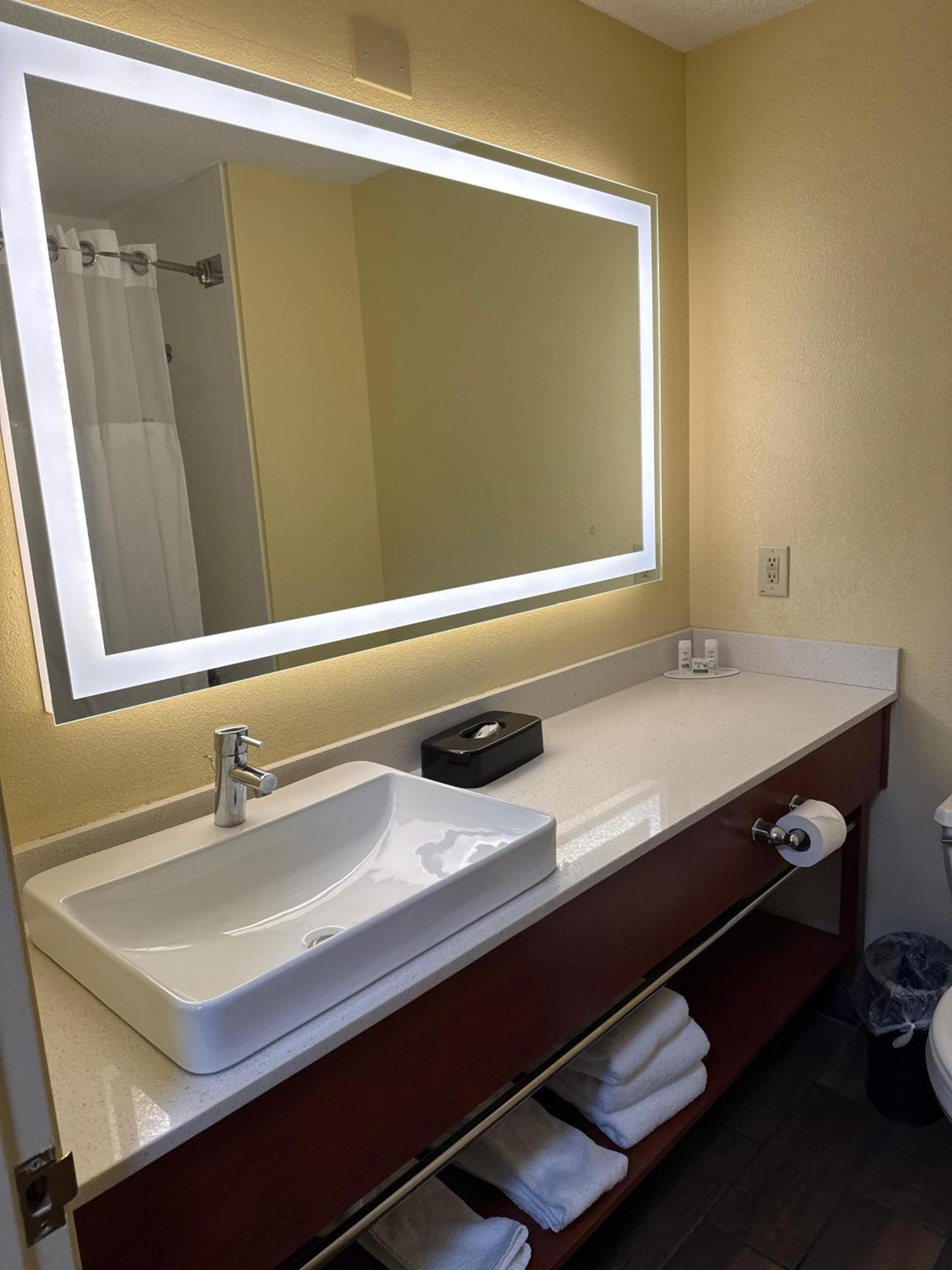 Baymont By Wyndham South Bend Area Hotel Mishawaka