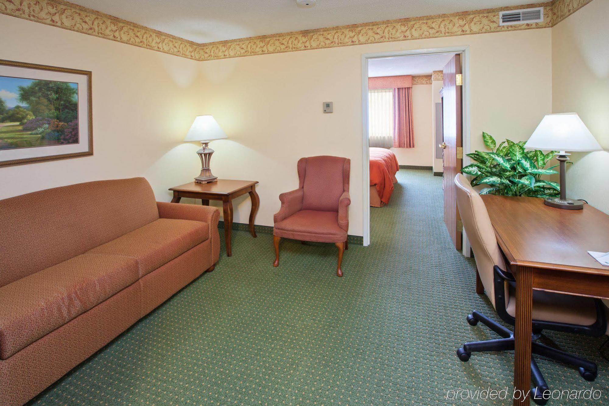 Baymont By Wyndham South Bend Area Hotel 4*